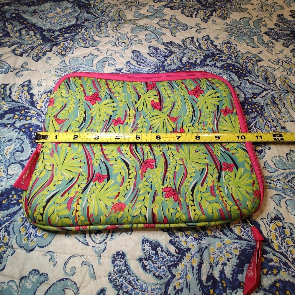 Lily Pulitzer Pink & Green Floral Print Foam Padded iPad Cover Zip Closure - Picture 9 of 9